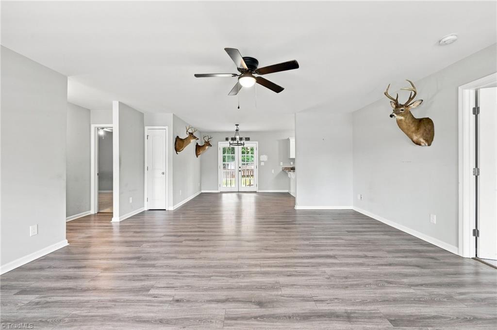 5568 Kimberly Lane Property Photo 6