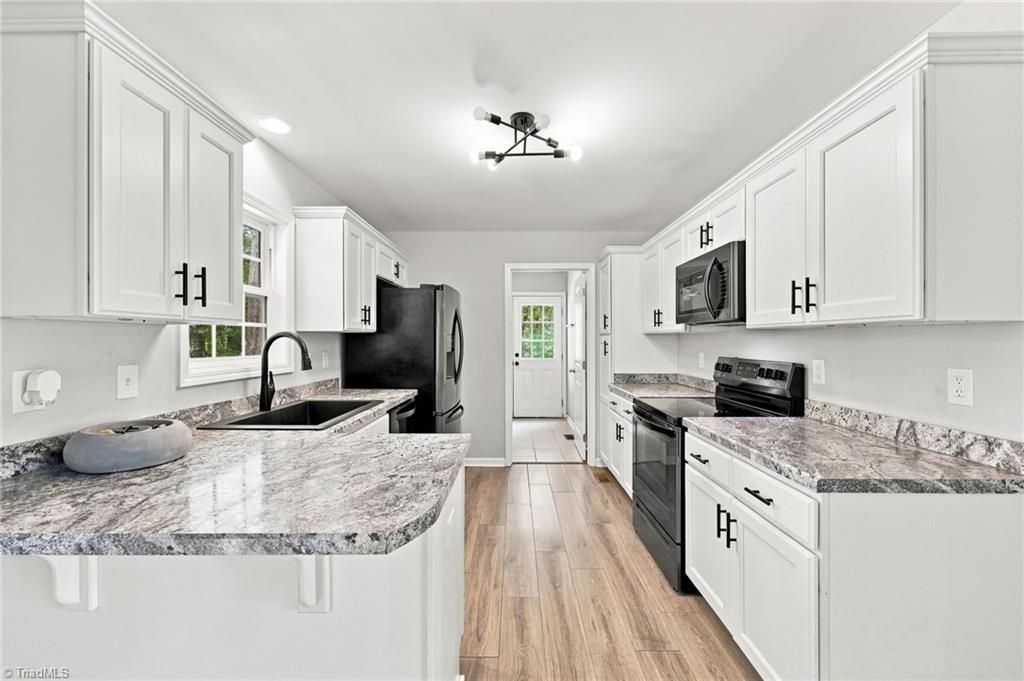 5568 Kimberly Lane Property Photo 14