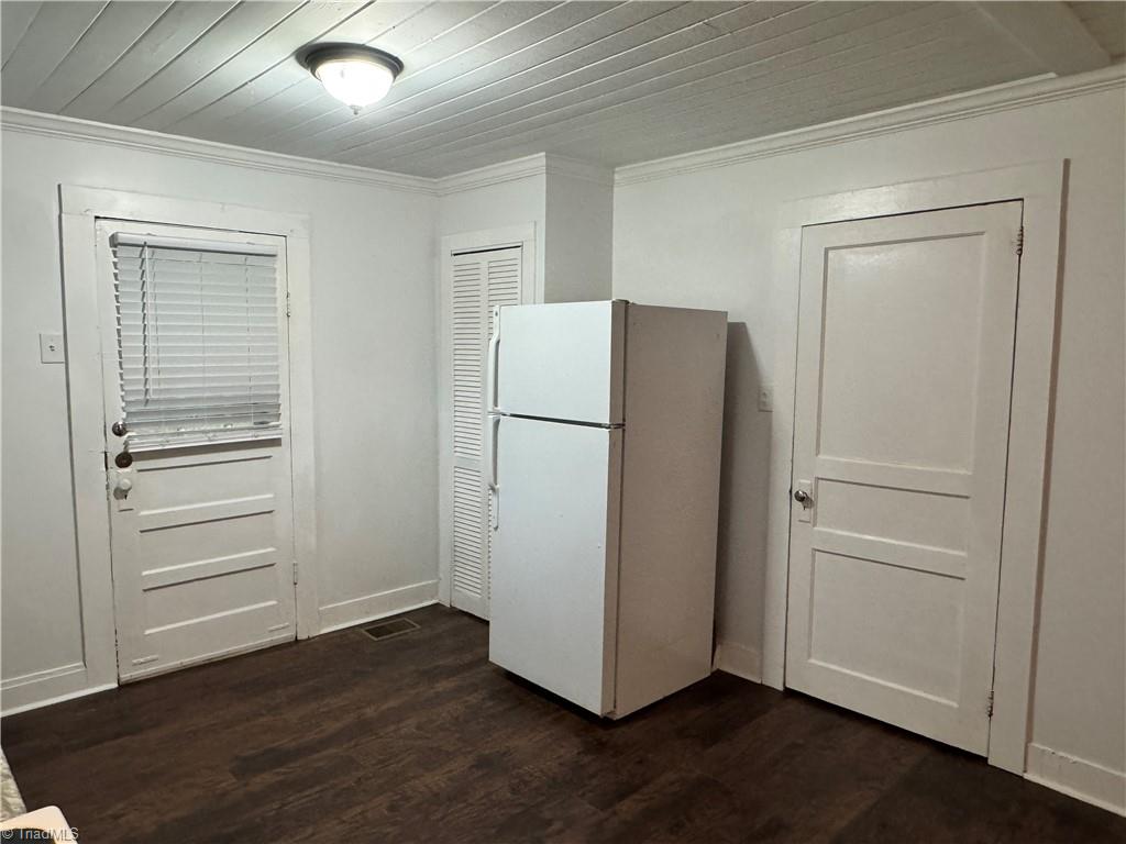 3015 Central Avenue Property Photo 4