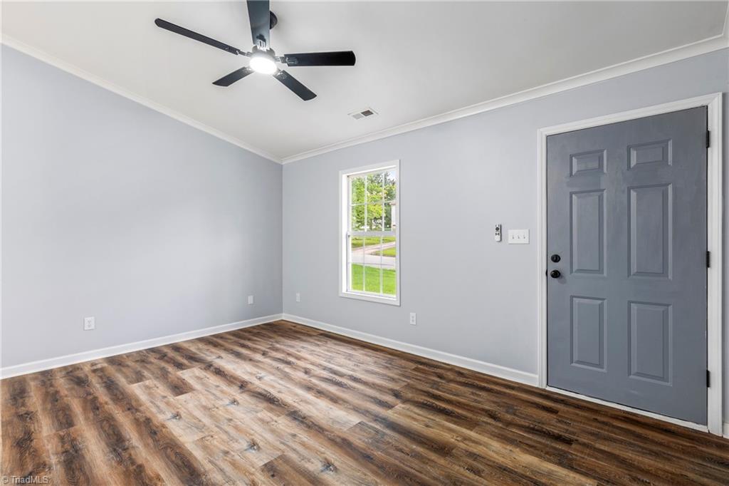 625 Rolling Green Drive Property Photo 8