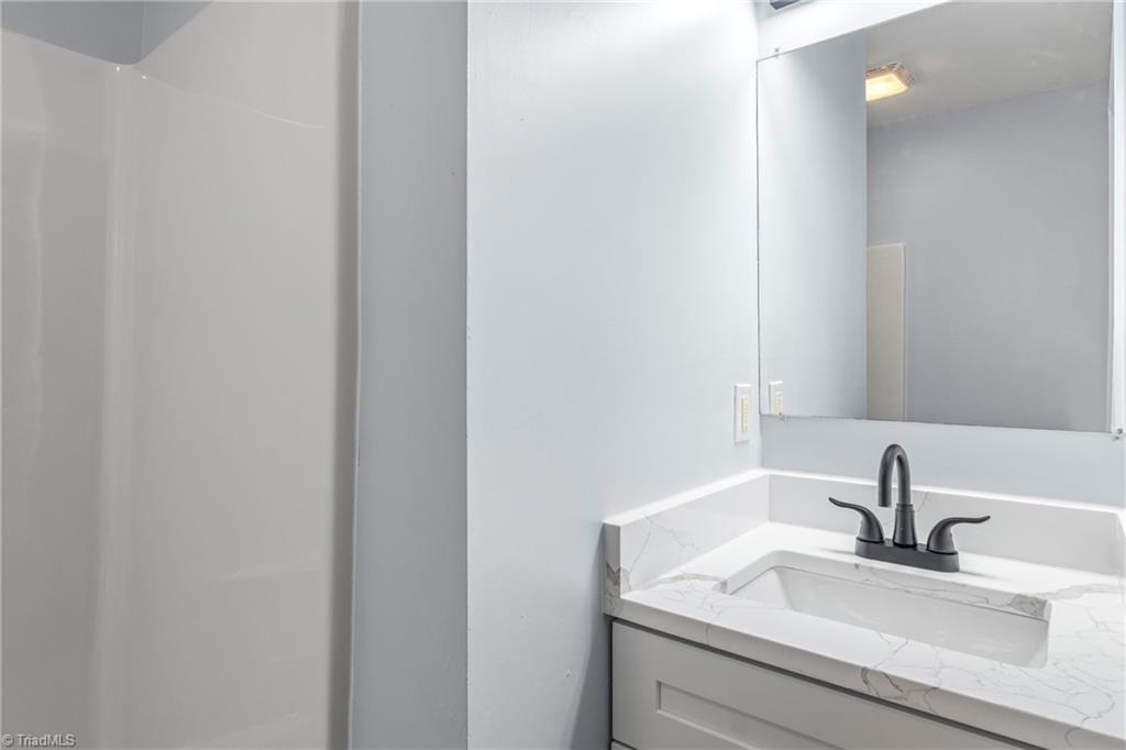 625 Rolling Green Drive Property Photo 27