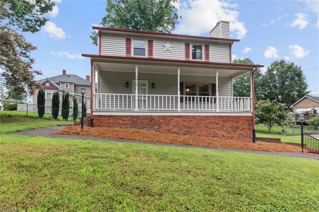 1912 Inman Circle Property Photo 1
