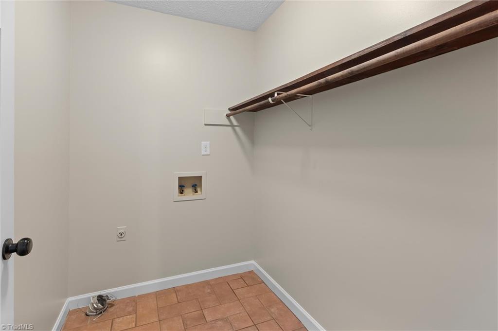1912 Inman Circle Property Photo 12