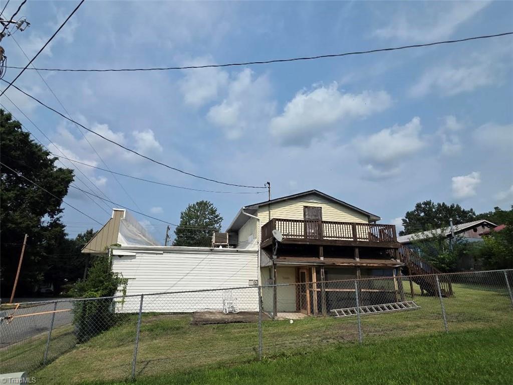 1230 Ridge Avenue Property Photo 4