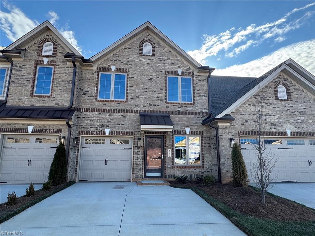 4702 Willowstone Drive Property Photo 1