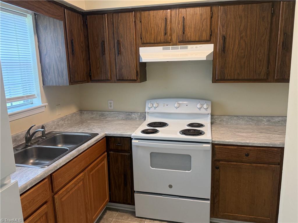506 Summit Street Property Photo 4
