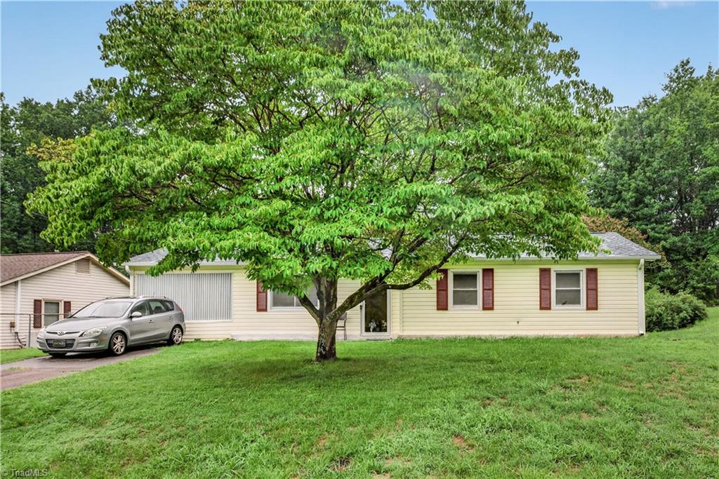 977 Shalimar Drive Property Photo 1
