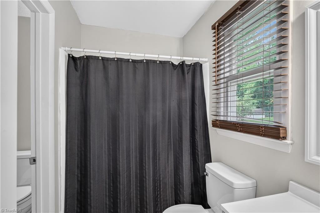 977 Shalimar Drive Property Photo 16