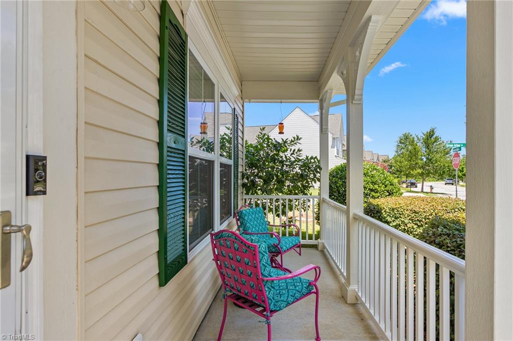 2402 Autumn Mist Drive Property Photo 4