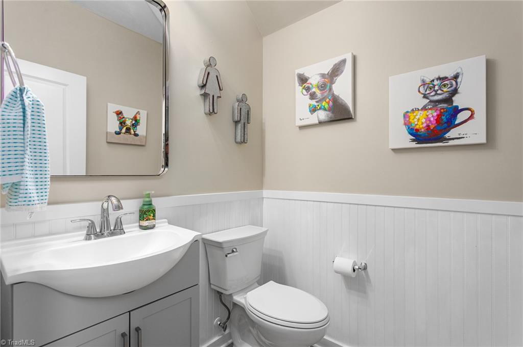 2402 Autumn Mist Drive Property Photo 14