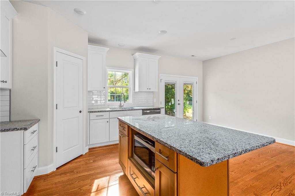 2459 Griffith Road Property Photo 3