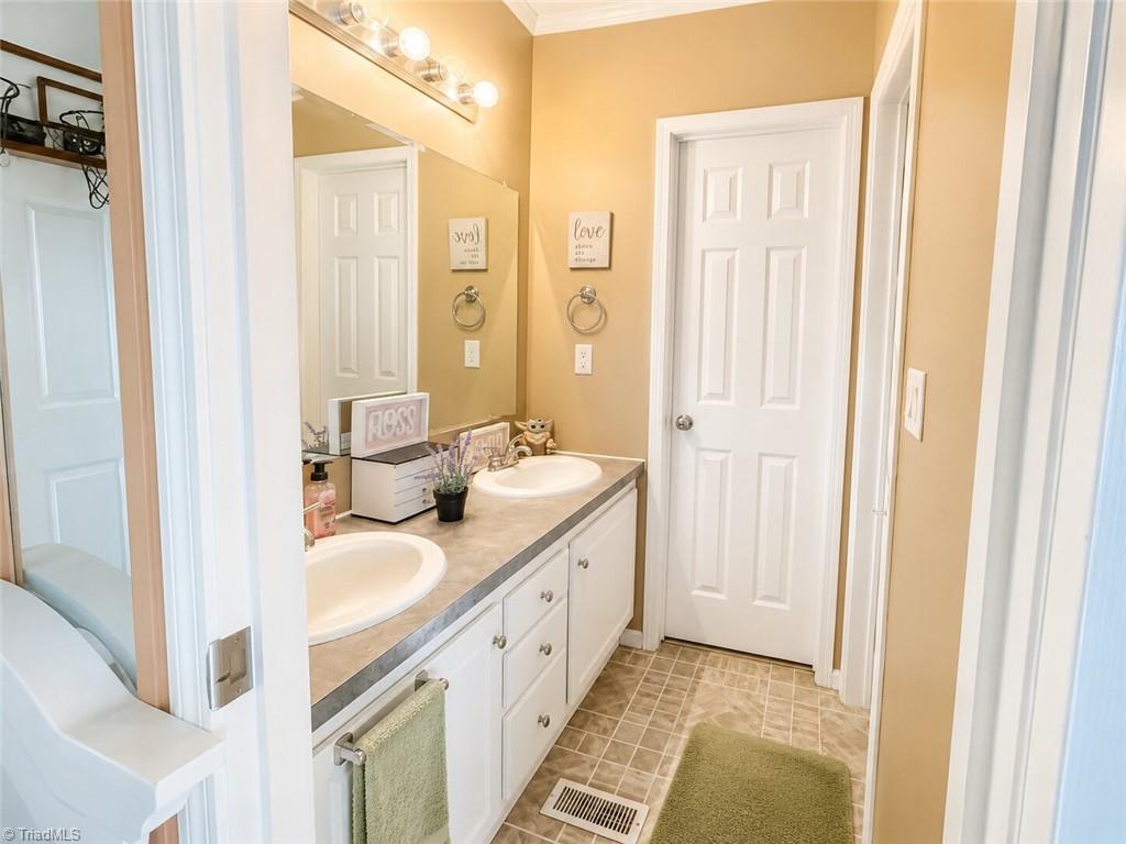 219 Sidden Street Property Photo 6