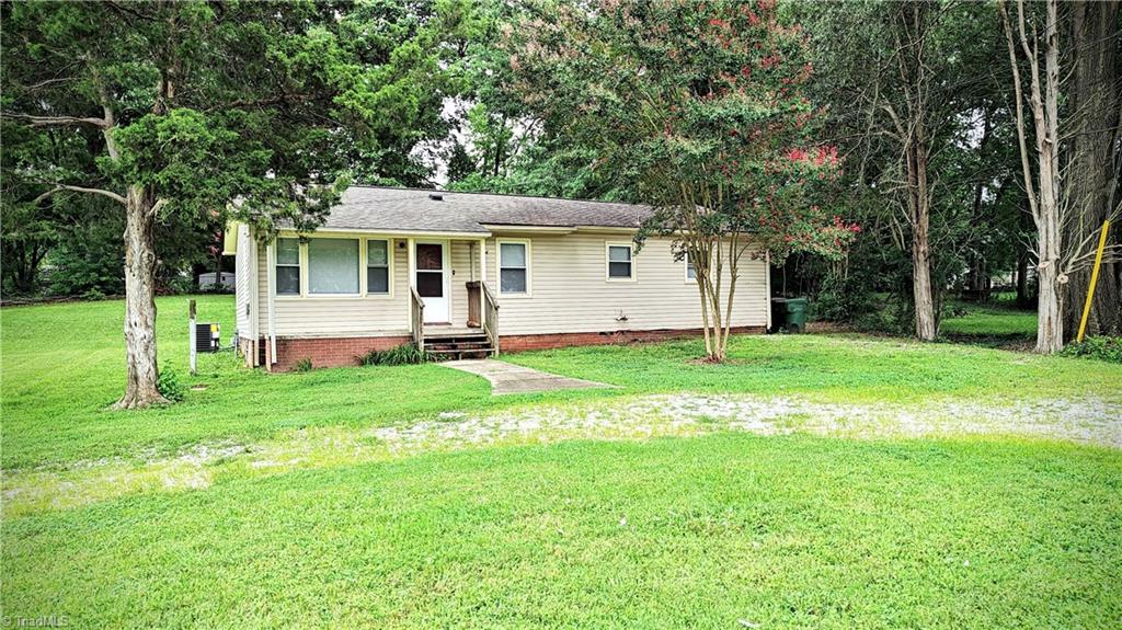 826 Graylyn Drive Property Photo 1