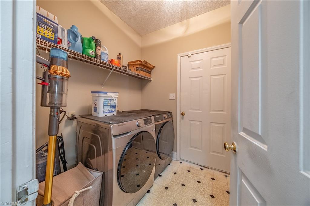 440 Craver Pointe Drive Property Photo 19