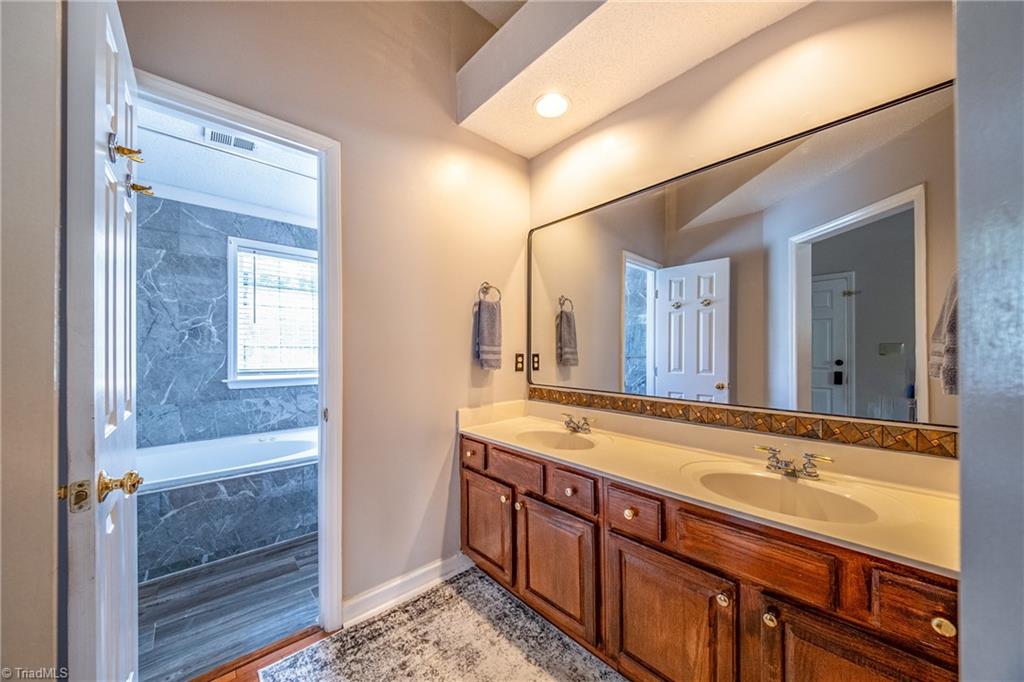 440 Craver Pointe Drive Property Photo 26