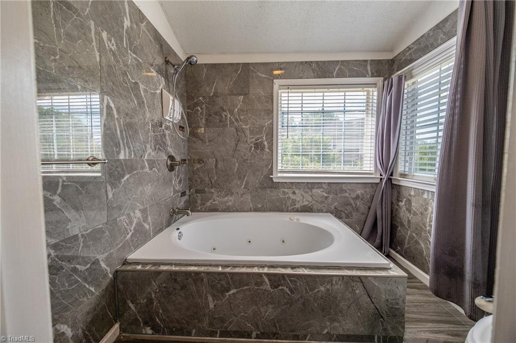 440 Craver Pointe Drive Property Photo 27