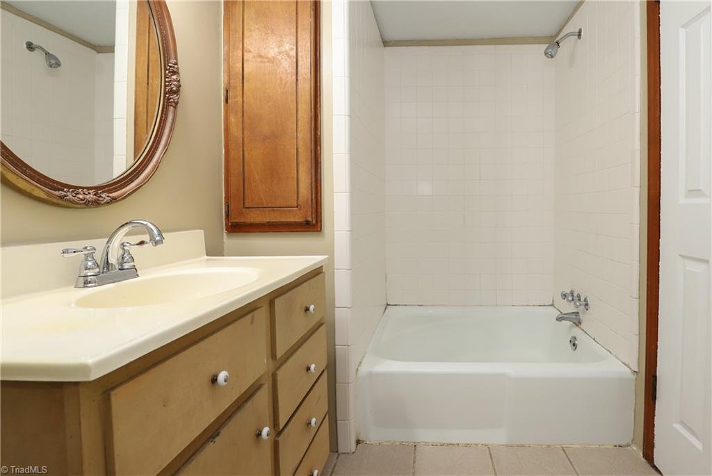 1025 West End Boulevard Property Photo 21