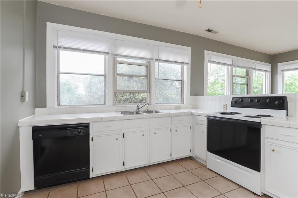 1025 West End Boulevard Property Photo 29
