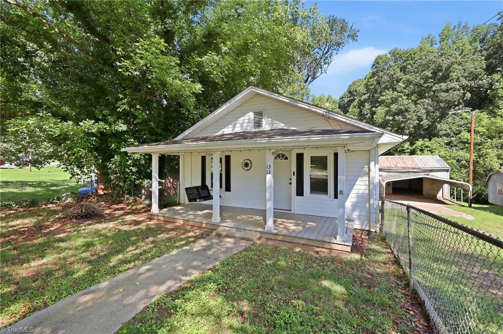 1313 Fairfield Drive Property Photo 2