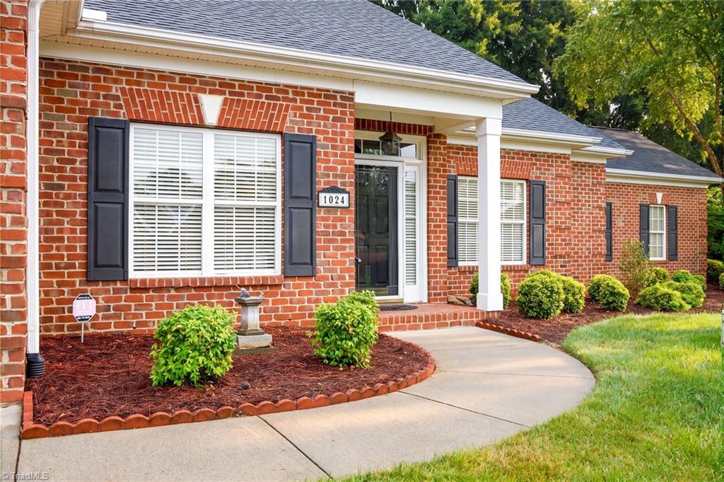 1024 Prestwick Court Property Photo 2