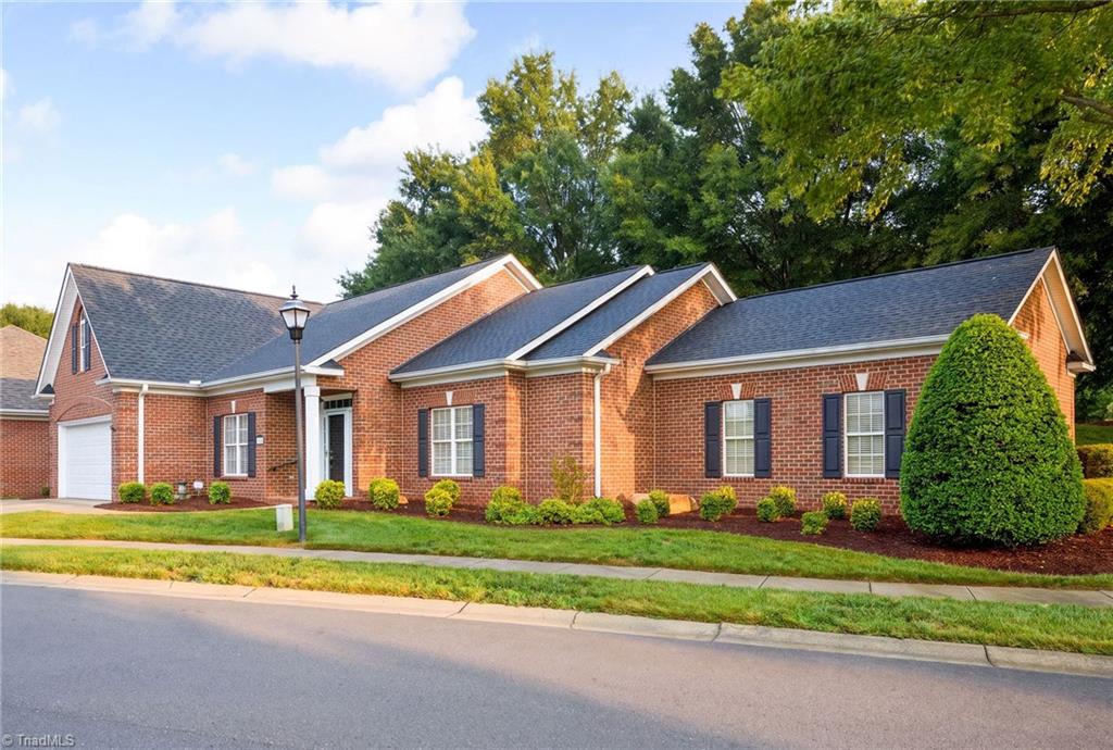 1024 Prestwick Court Property Photo 3