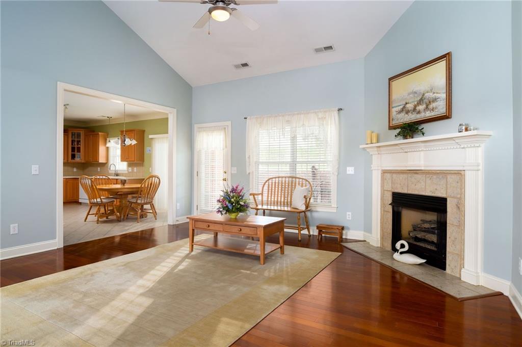 1024 Prestwick Court Property Photo 6