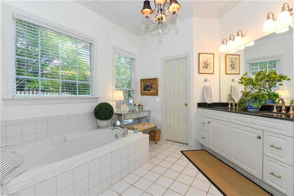 18 Heathrow Court Property Photo 24