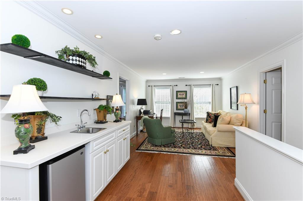 18 Heathrow Court Property Photo 28