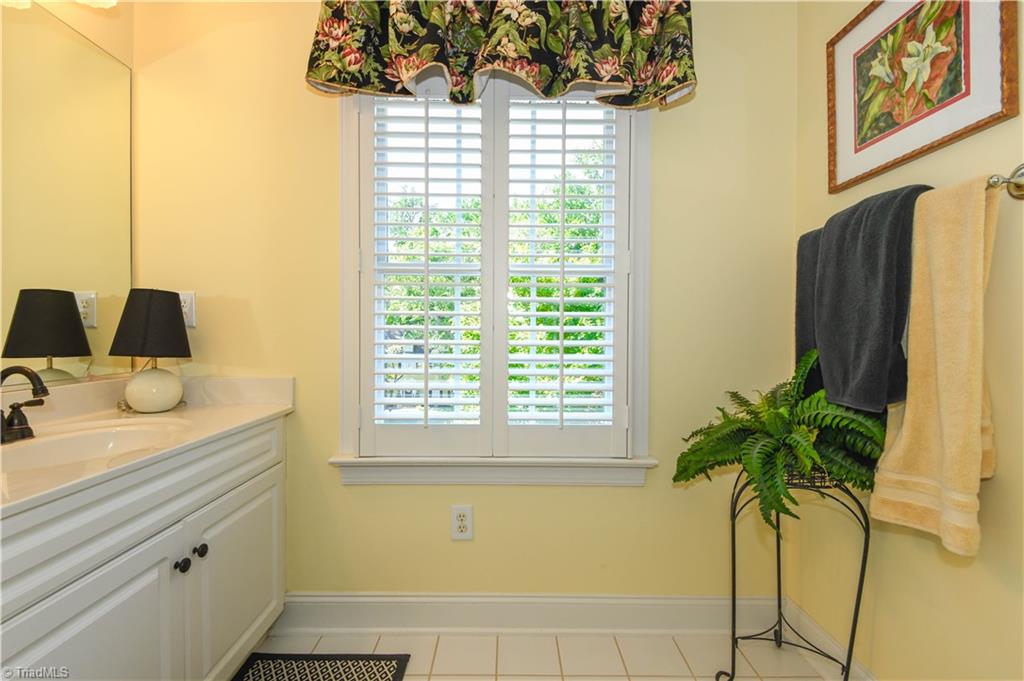 18 Heathrow Court Property Photo 40