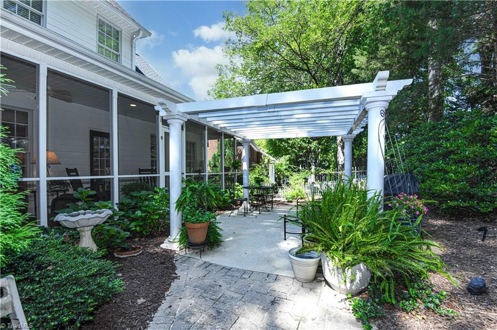 18 Heathrow Court Property Photo 44