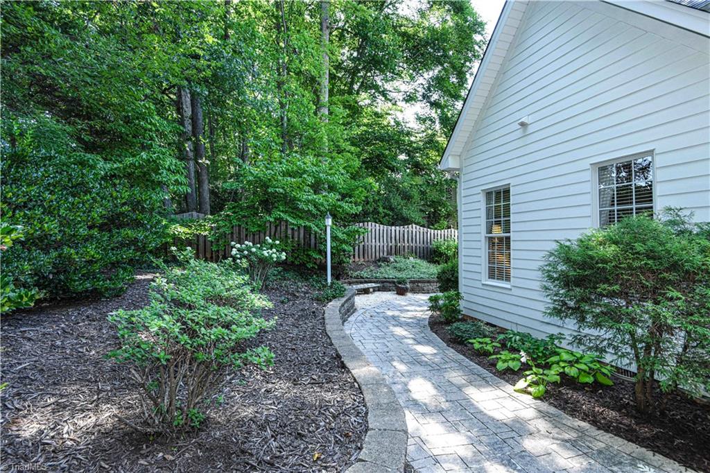 18 Heathrow Court Property Photo 46