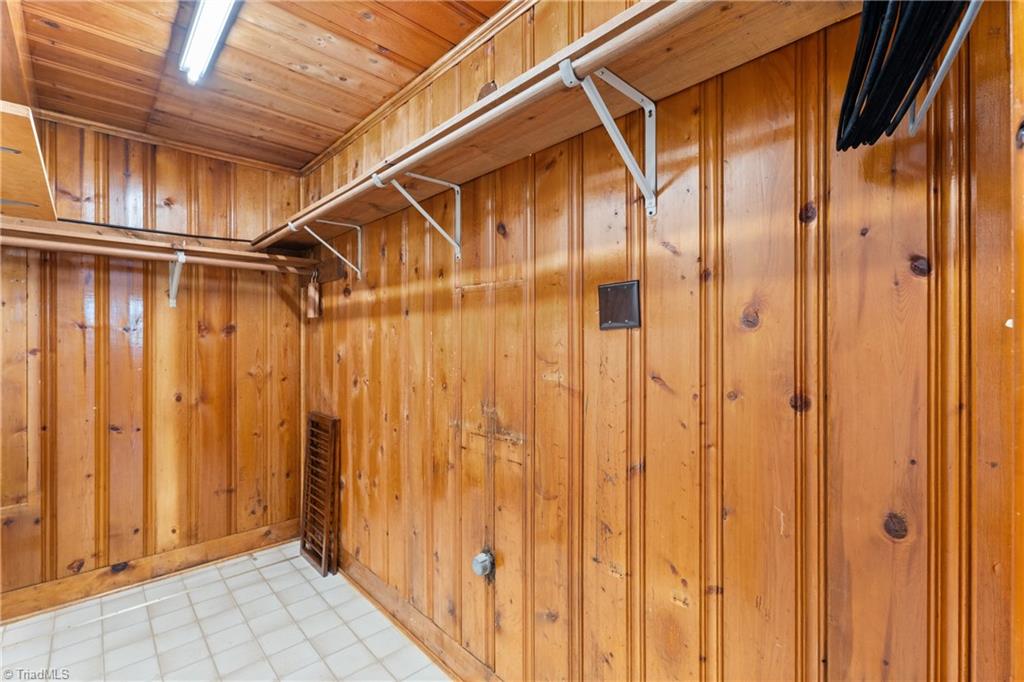 724 S Sunset Drive Property Photo 14