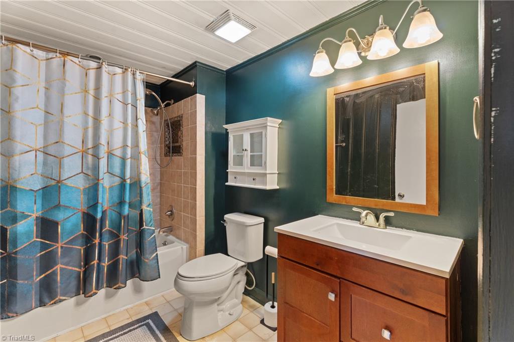 724 S Sunset Drive Property Photo 15