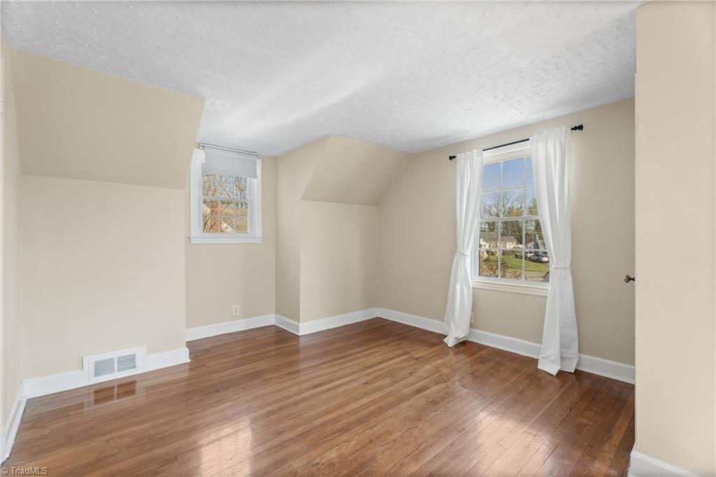 724 S Sunset Drive Property Photo 17