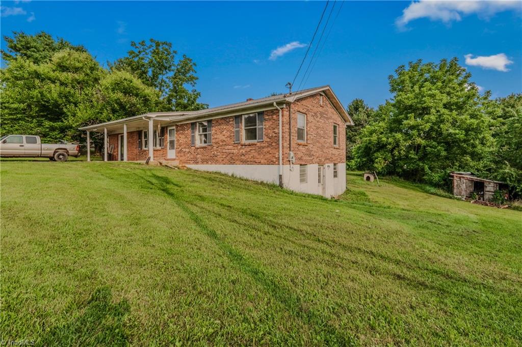 1900 Coon Ridge Road Property Photo 1