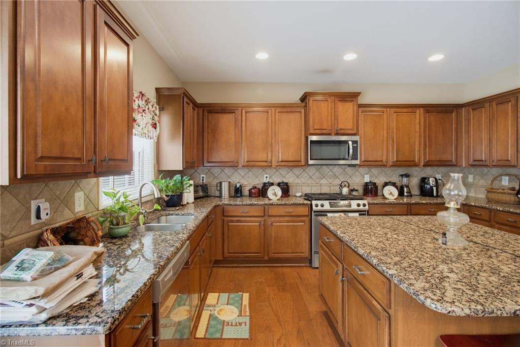 4034 Tellmont Court Property Photo 16