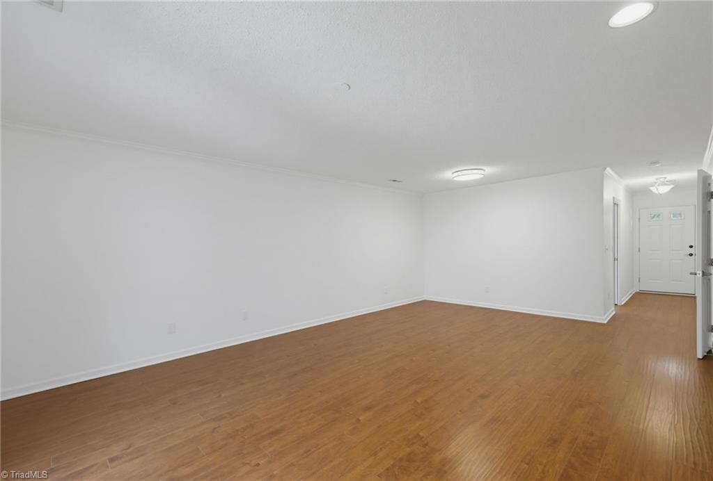 5427 Winters Way Property Photo 7