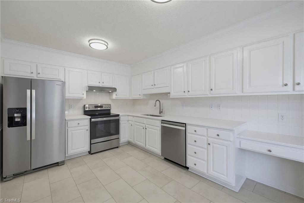 5427 Winters Way Property Photo 10