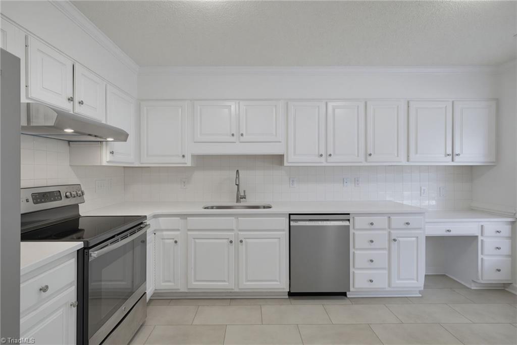 5427 Winters Way Property Photo 11