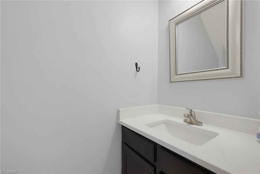 5427 Winters Way Property Photo 17
