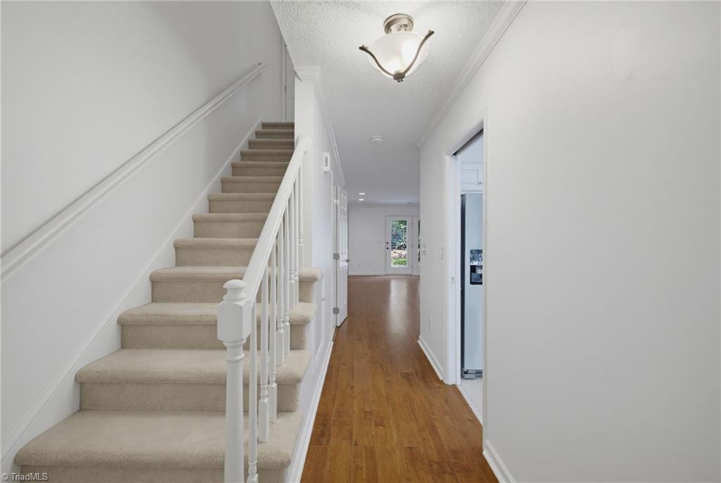 5427 Winters Way Property Photo 18