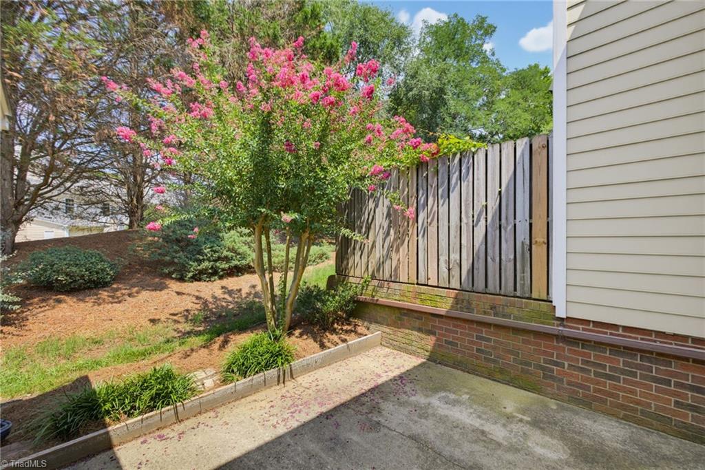 5427 Winters Way Property Photo 29