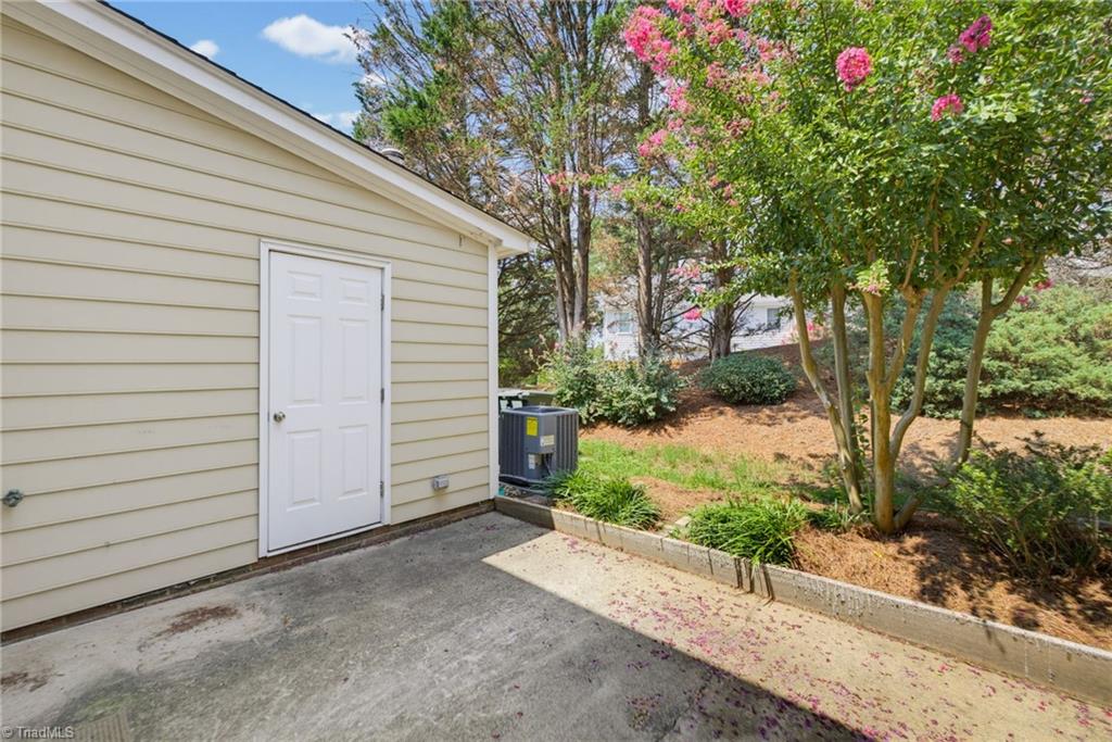 5427 Winters Way Property Photo 30