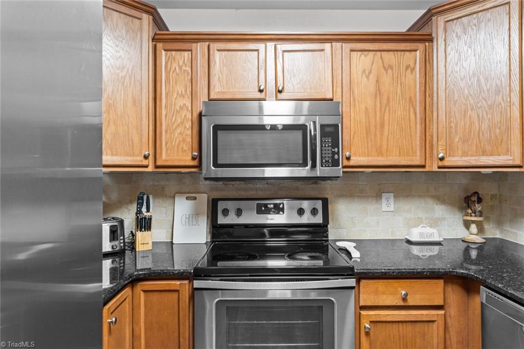 6050 Griffin Drive Property Photo 7