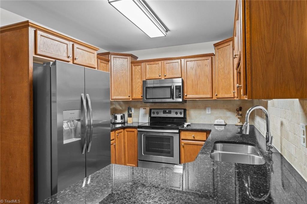 6050 Griffin Drive Property Photo 8
