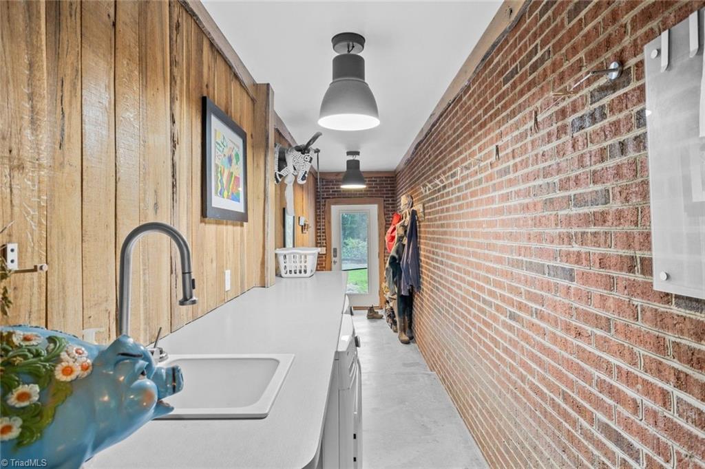 301 Carolina Avenue Property Photo 11