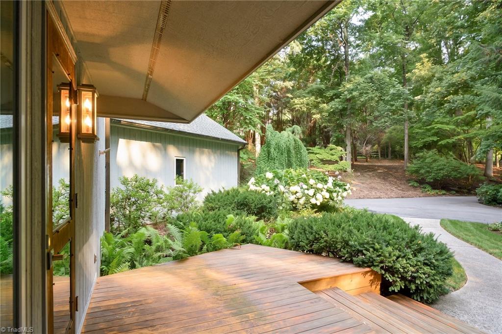 856 Buttonwood Drive Property Photo 4