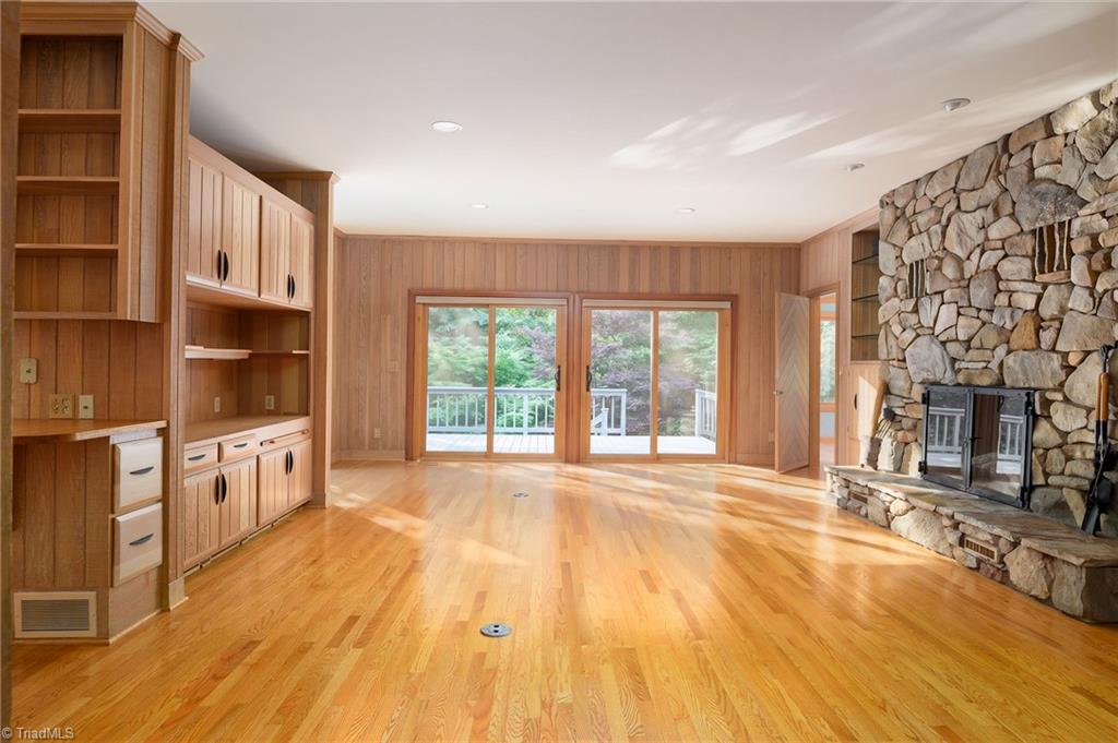 856 Buttonwood Drive Property Photo 15