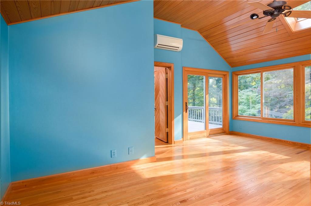 856 Buttonwood Drive Property Photo 18