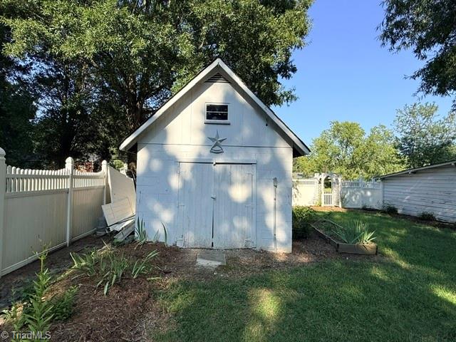 244 Weaver Street Property Photo 23